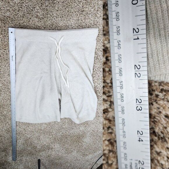Johnny Was Calme Ribbed Bermuda Cashmere Shorts in Beige NWT Size S - Picture 14 of 15